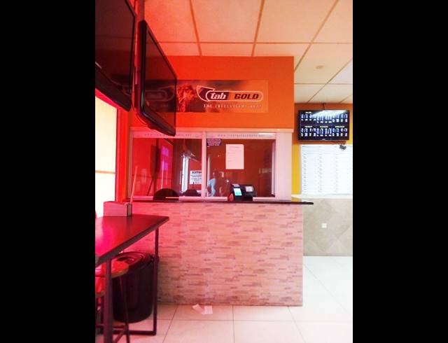 624M² BUSINESS FOR SALE IN MEREWENT